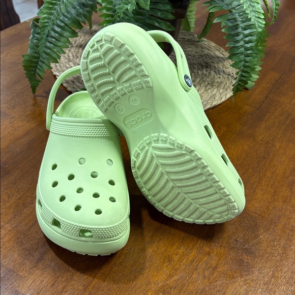 Crocs - Picture 3 of 7